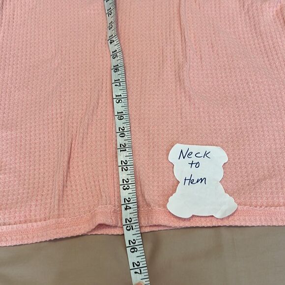 Vintage America szM 3/4 sleeve thermal hem is round in front square in back GUC - Picture 8 of 9